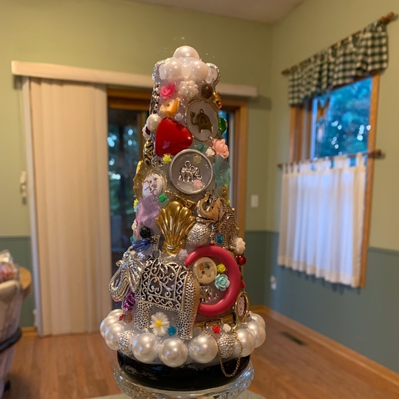 ELEPHANT LOVE Junkdrawer Tree Handmade Decoration - Picture 16 of 16